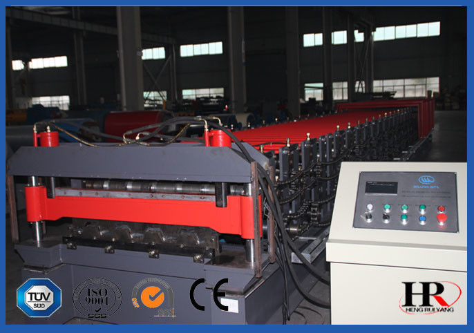 High-duty metal deck roll forming machine with convenient management system